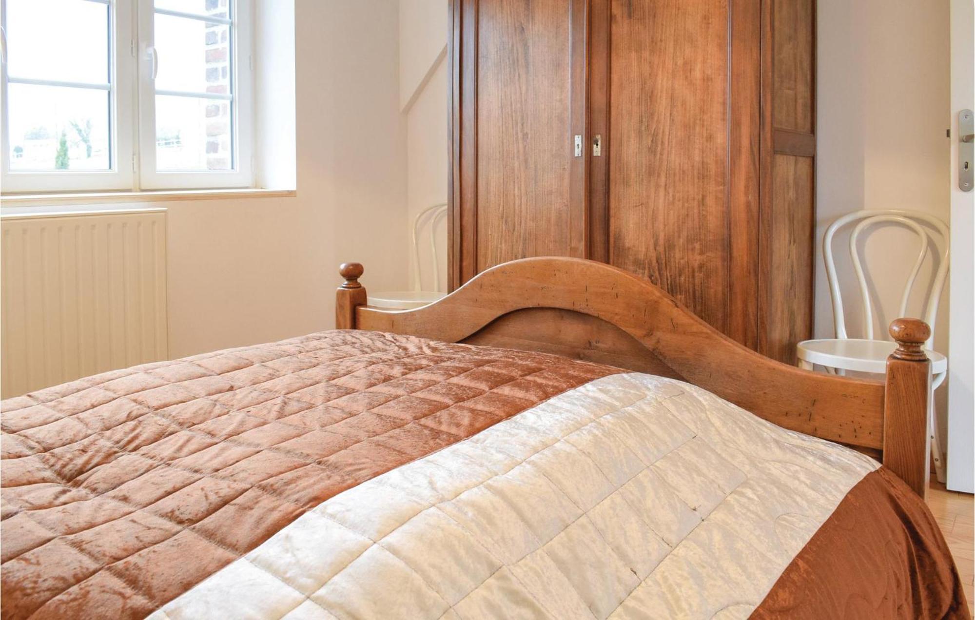 2 Bedroom Amazing Apartment In Ponts Exterior photo